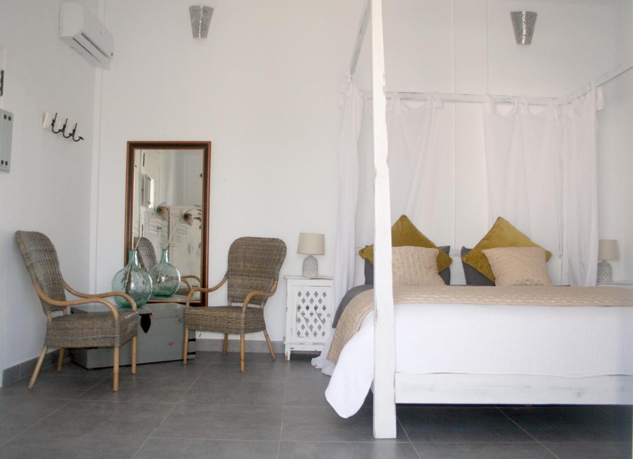 La Pluma Hotell Iznájar Exteriör bild