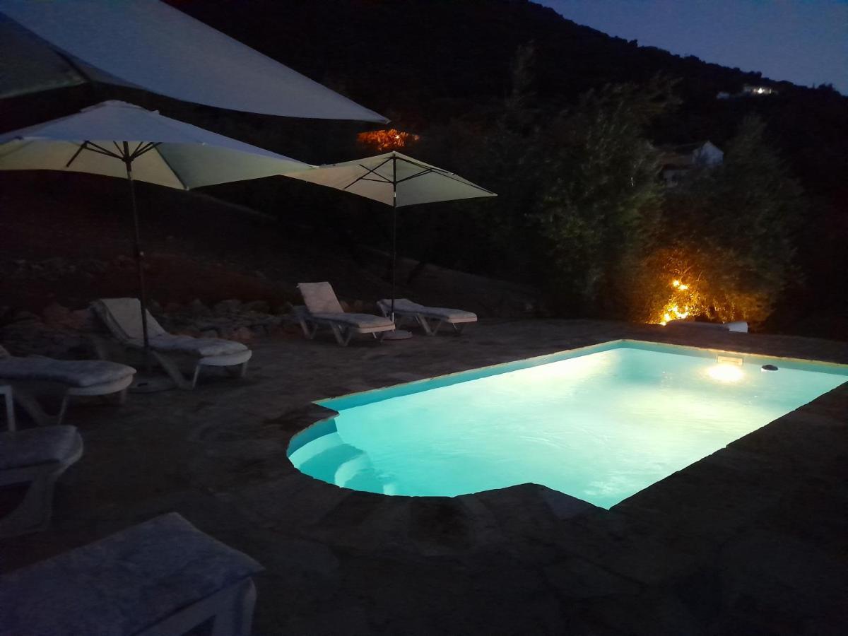 La Pluma Hotell Iznájar Exteriör bild