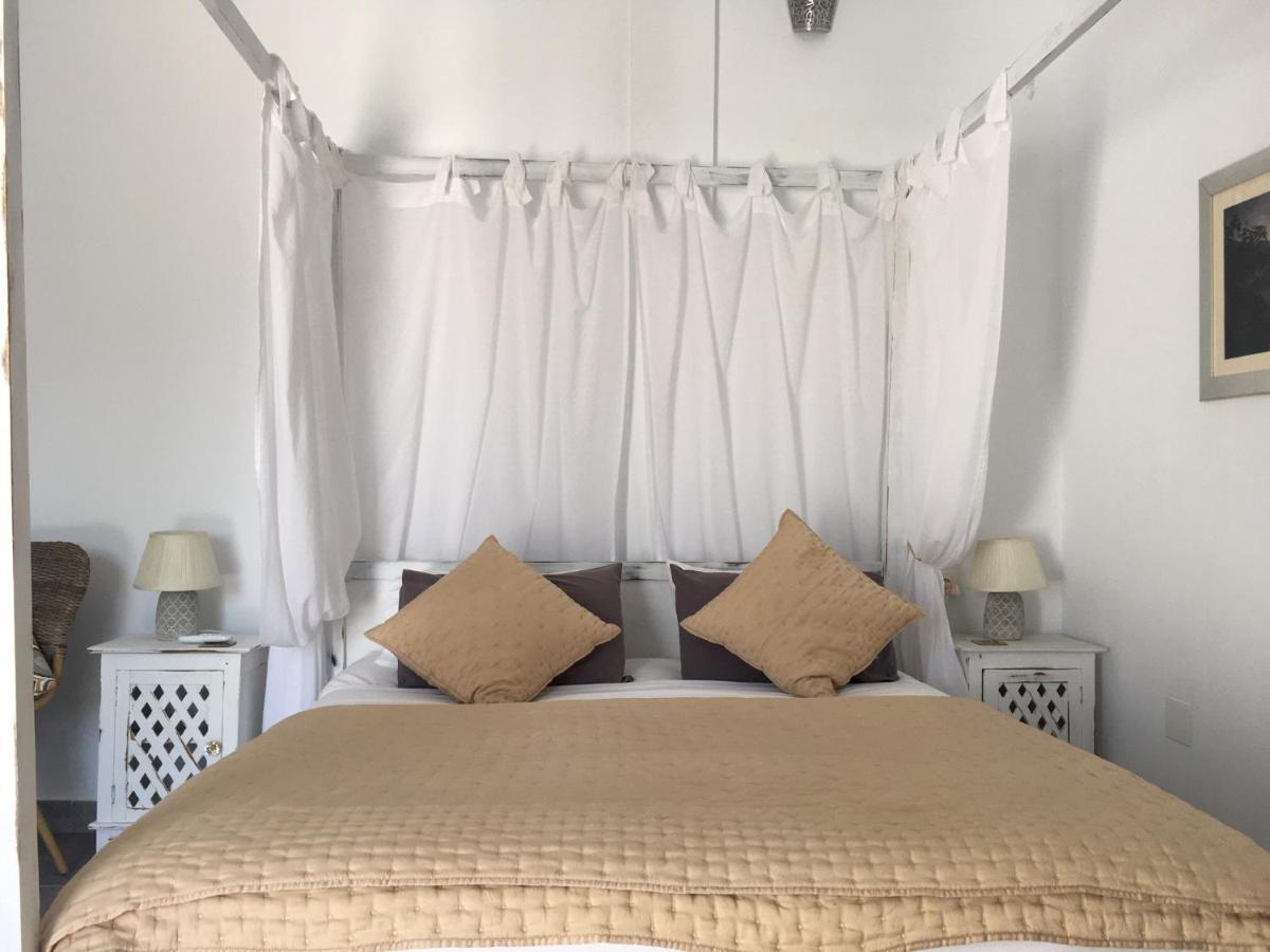 La Pluma Hotell Iznájar Exteriör bild